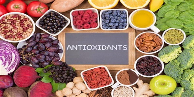 Eat foods rich in antioxidants