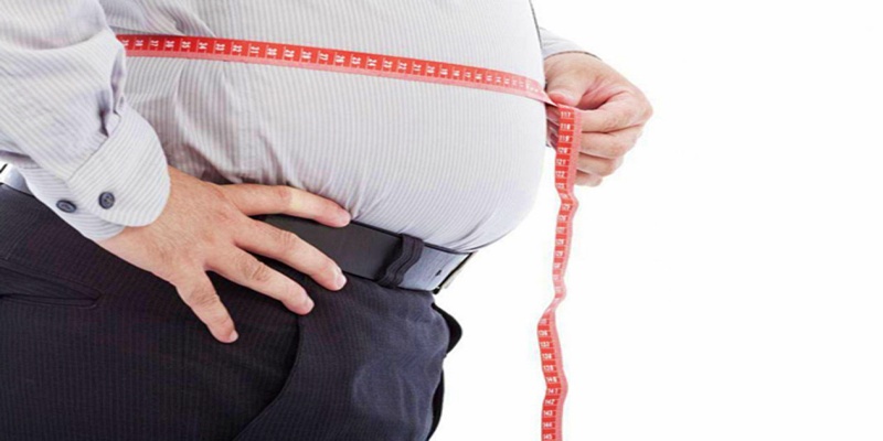 How does obesity affect men's vulnerability to infertility?