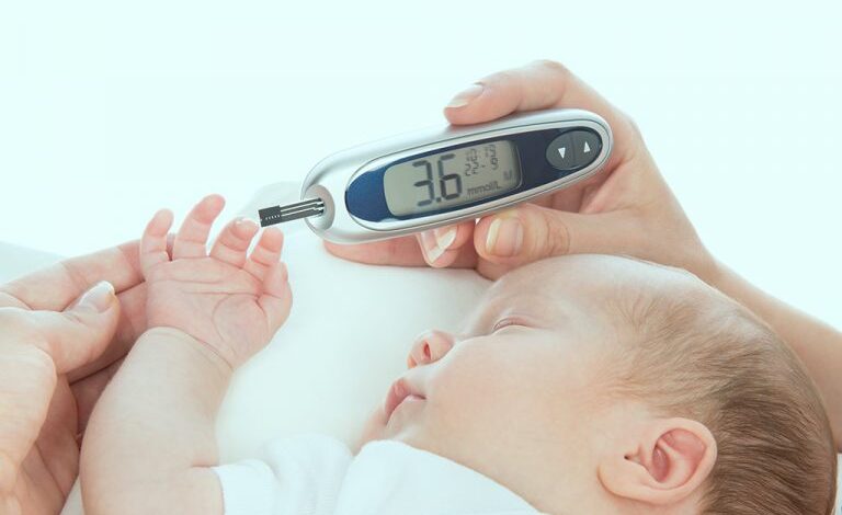 انخفاض سكري الدم لدى الرضع